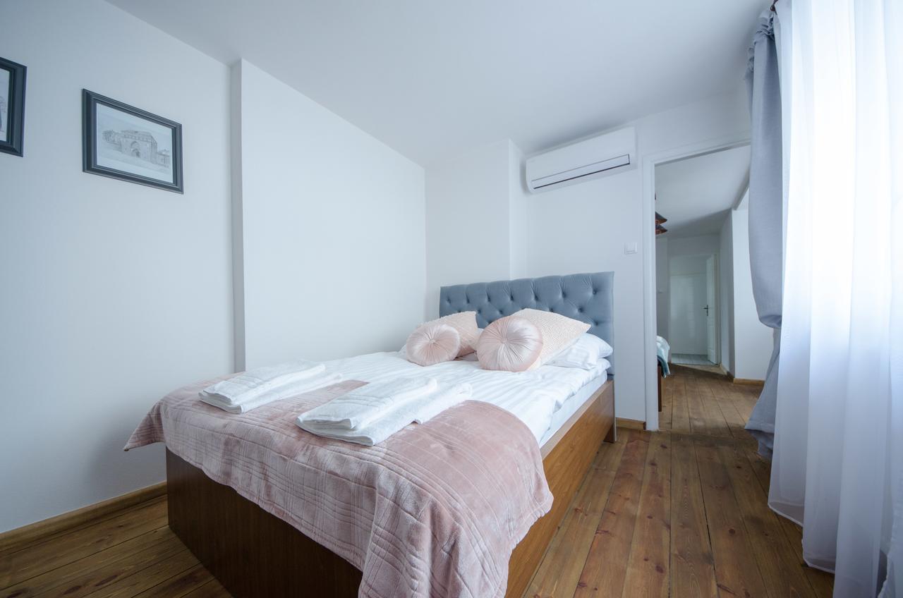 Apartamenty Mieszczanskie U Golebiewskich Torun Luaran gambar