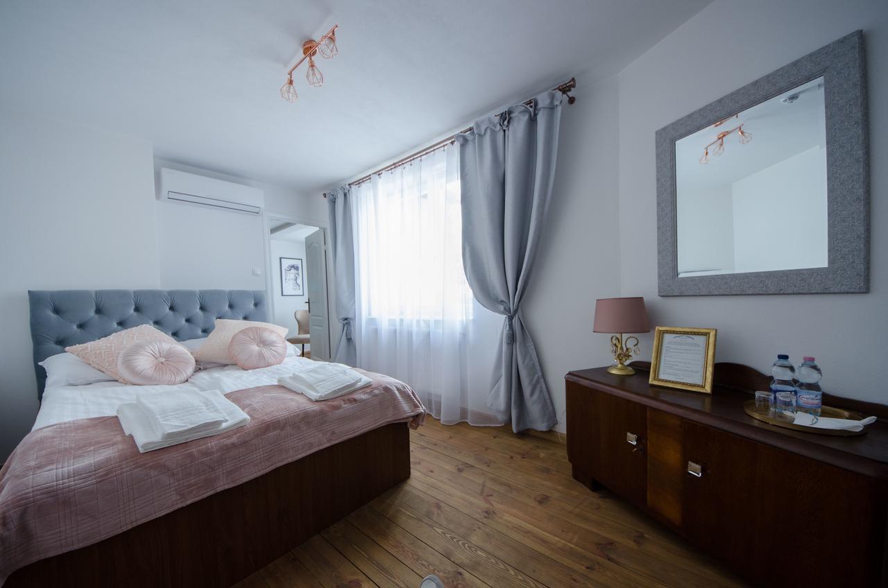 Apartamenty Mieszczanskie U Golebiewskich Torun Luaran gambar